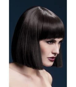 PARRUCCA LOLA , CORTA MARRONE SCURA CON FRANGIA